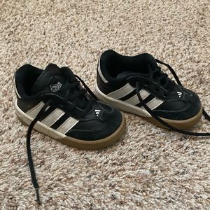 EUC Adidas toddler 5.5 shoes
